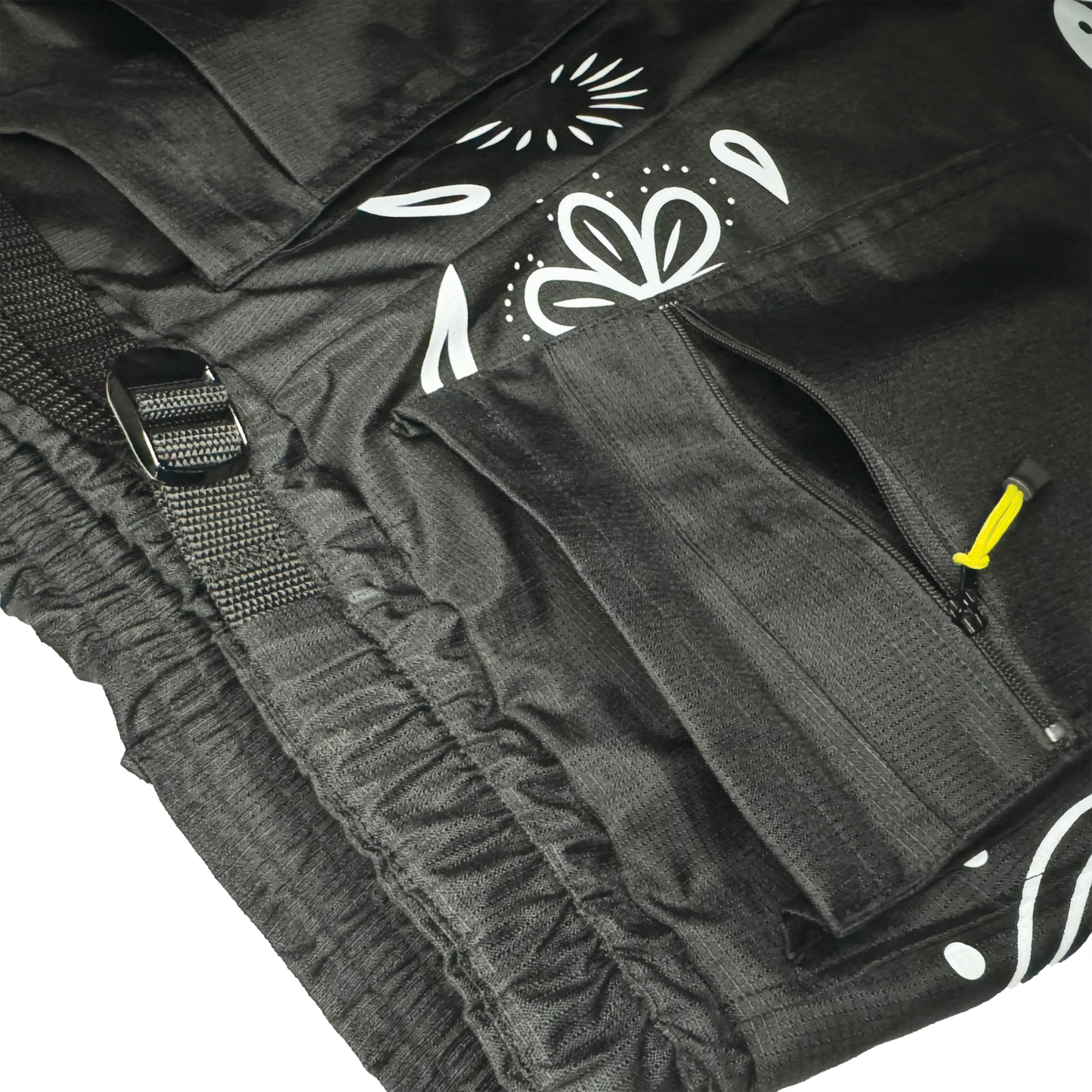 JUMBO PAISLEY SHORTS-BLACK