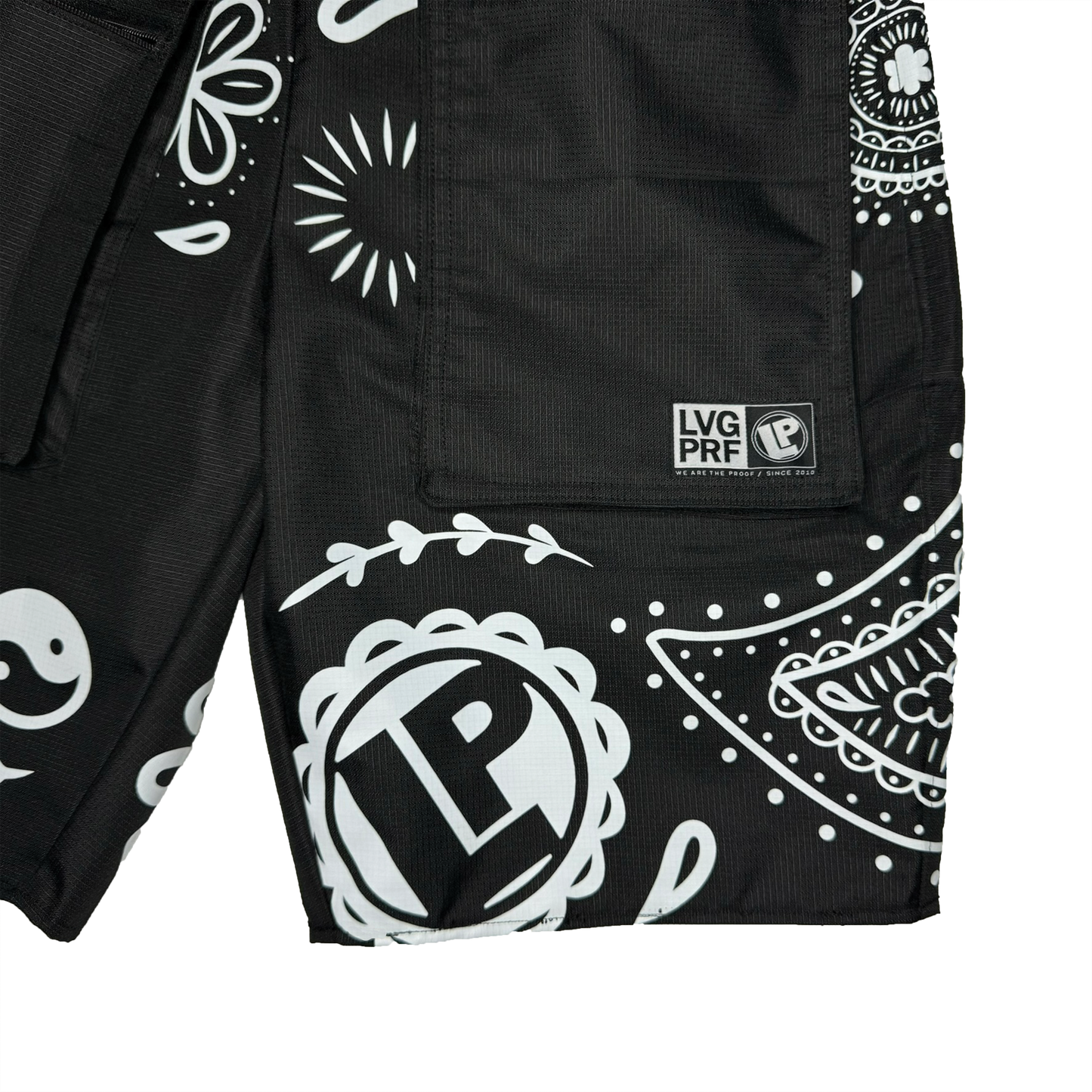 JUMBO PAISLEY SHORTS-BLACK