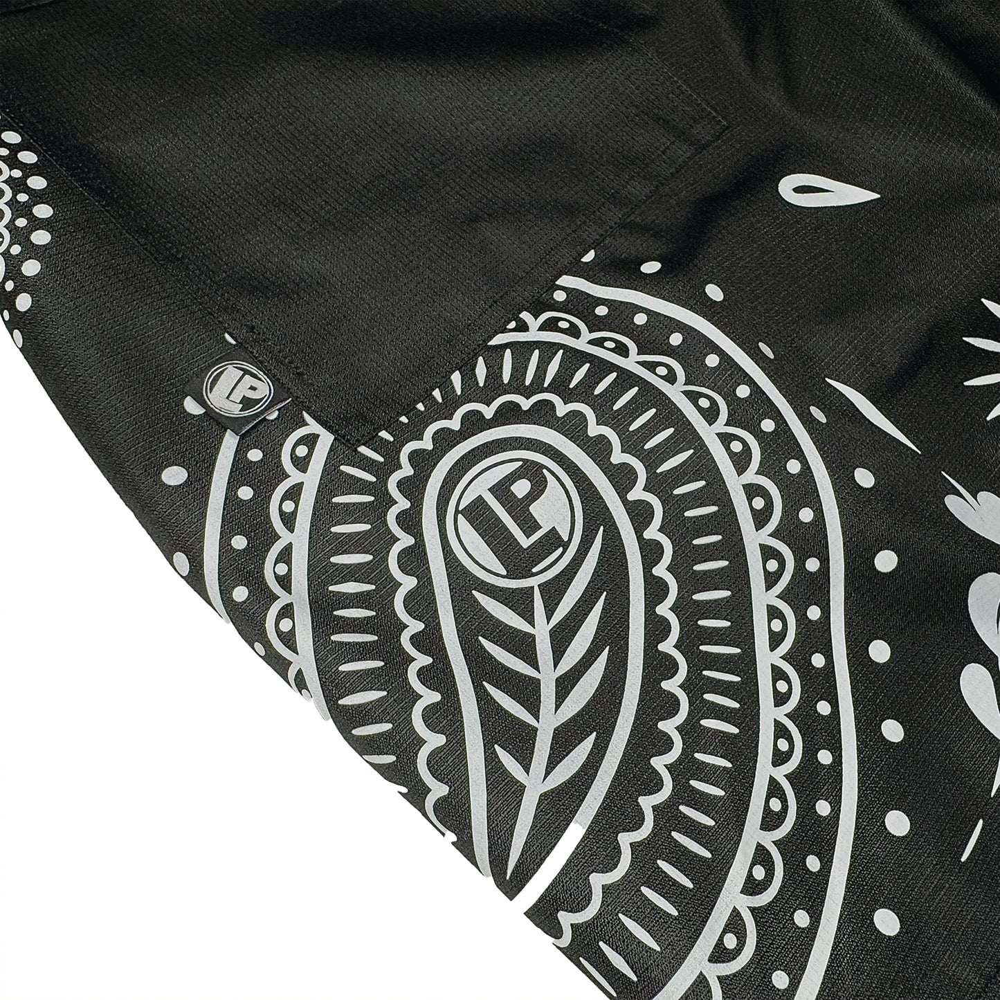 JUMBO PAISLEY SHORTS-BLACK